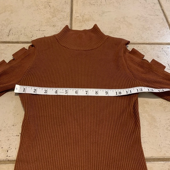 Eclipse Ribbed Cut-Out Sleeve Mock Neck Sweater - Rust/Terracotta - S - Picture 6 of 9
